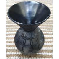 Shinny Hole Pot